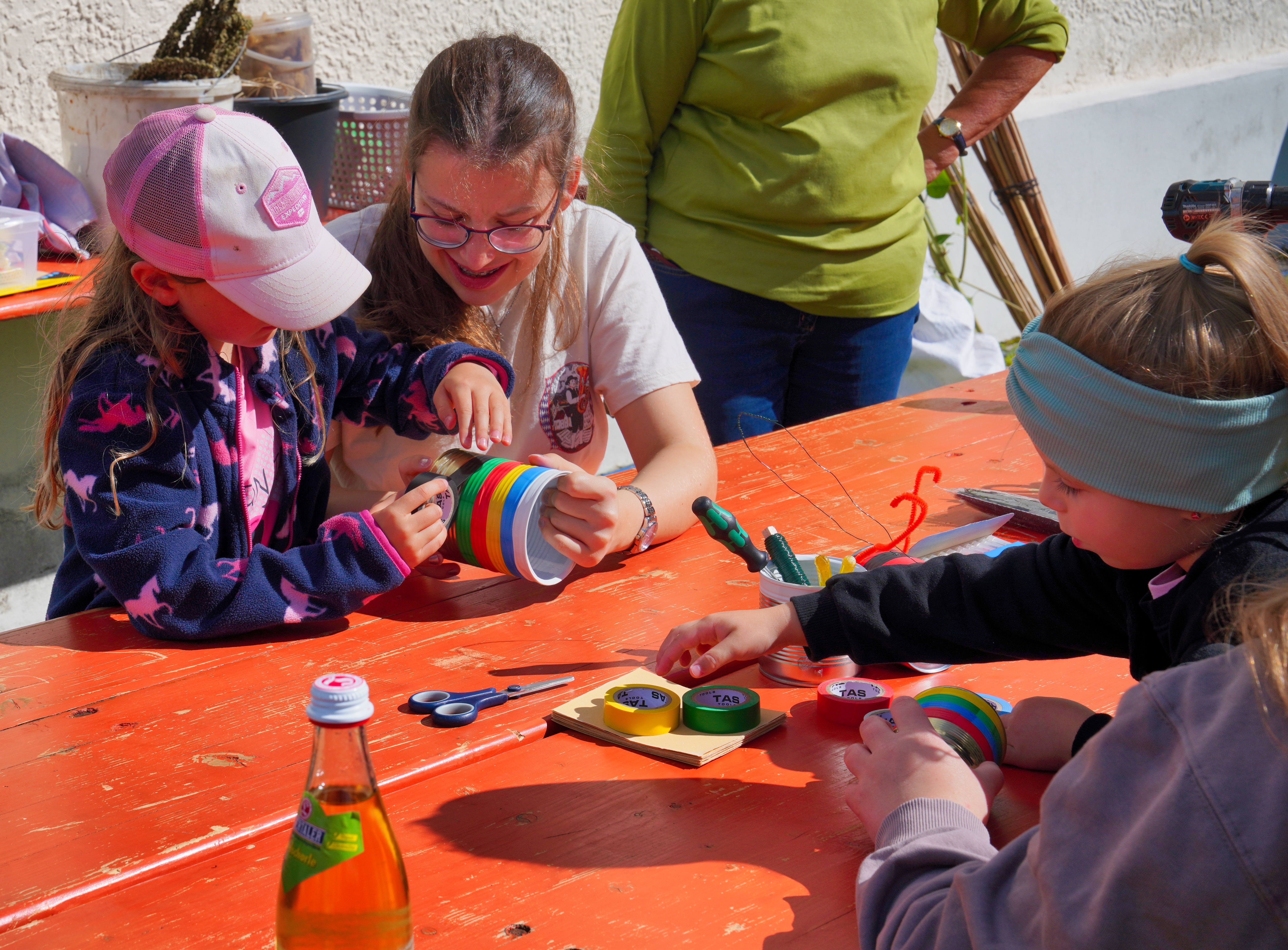 Die Naturkids bei der Arbeit.